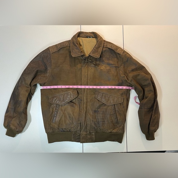 Vintage 1990’s Leather bomber jacket. Size: XL (46 Tall). Leather in great cond. - Picture 8 of 10